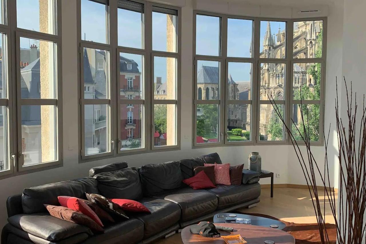 랭스 Loft Des Sacres - Vue Unique Sur La Cathedrale 아파트 외부 사진